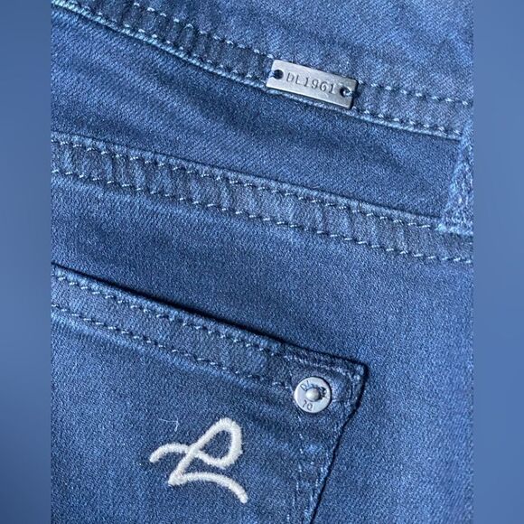 DL1961 Premium Denim “Emma” Dark Wash Jeggings (Size: 28) - Picture 12 of 15